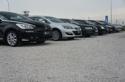 Dealer samochodów używanych S5 Artur Grudziński